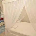 לינה וארוחת בוקר Alacati Eldoris Hotel
