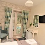 לינה וארוחת בוקר Alacati Eldoris Hotel 2*