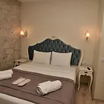 Alacati Eldoris Hotel לינה וארוחת בוקר אלאקאטי