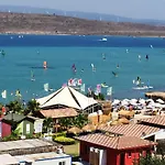 לינה וארוחת בוקר Alacati Eldoris Hotel אלאקאטי