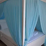 Alacati Eldoris Hotel לינה וארוחת בוקר 2*