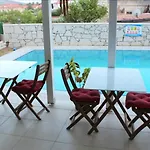 Alacati Eldoris Hotel 2* אלאקאטי